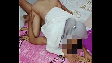 The latest viral Indonesian hijab binor cheating with her husband's friend