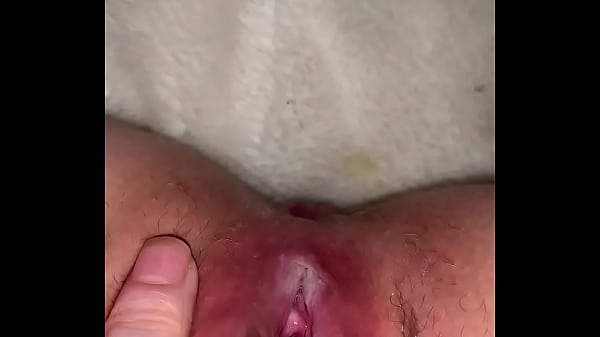 Three day stubble on her pussy